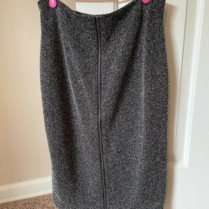 Tweet below knee pencil skirt